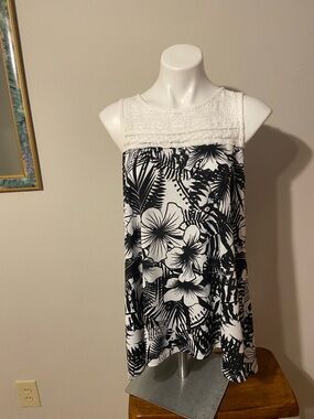 Faith and Joy Black & White Floral Lace Yoke Tank